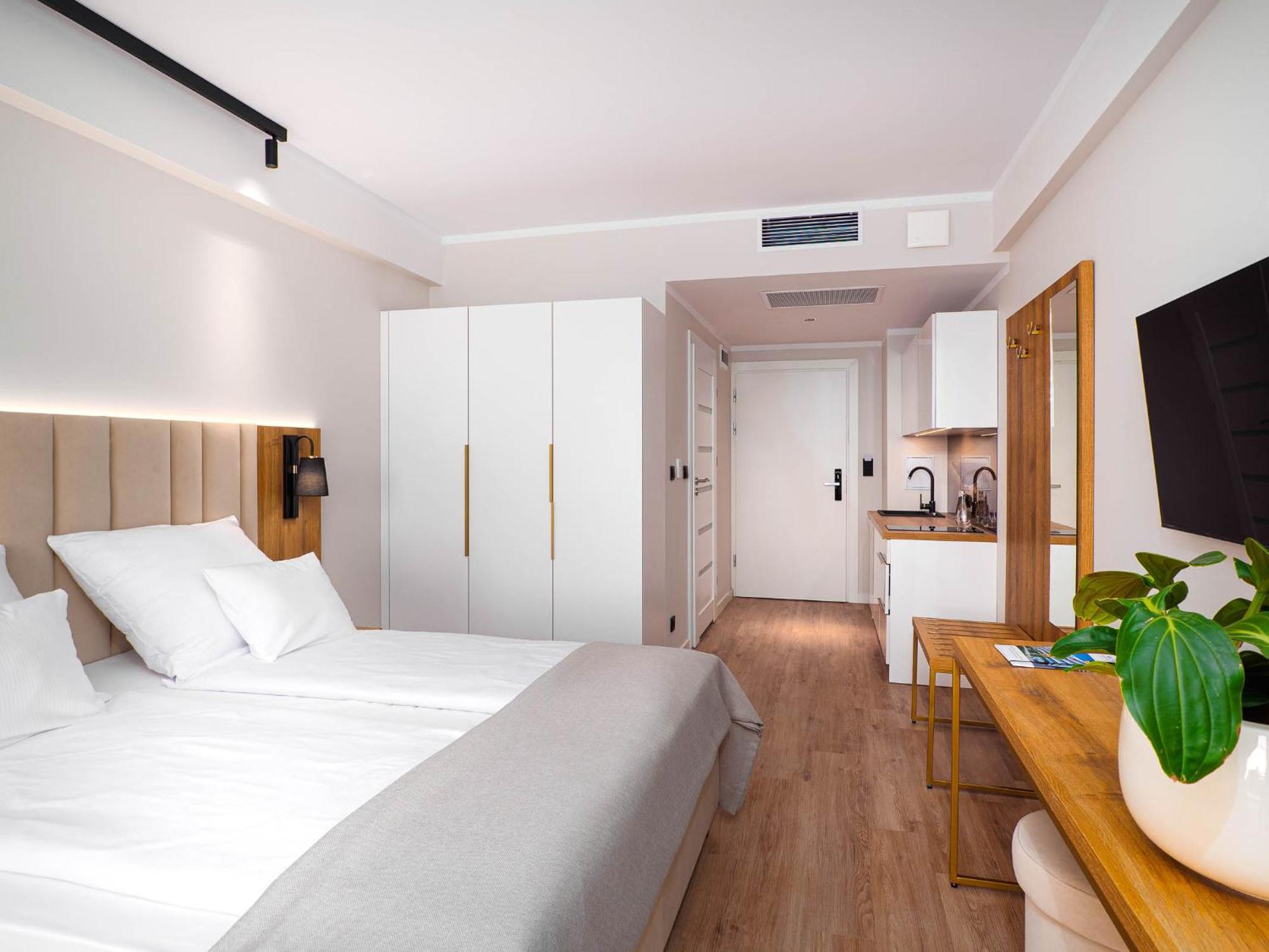 Resort Krol Plaza Spa & Wellness Jaroslawiec Exterior photo